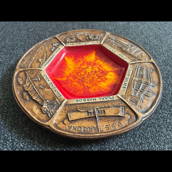•1970’s Hawaii Souvenir Ashtray Treasure Craft of Hawaii• - Picture 3 of 4